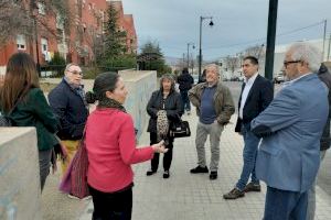L’alcalde d’Alcoi i membres del Govern visiten El Castellar per conéixer de primera mà les necessitats del barri