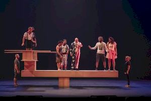 El Escalante rompe barreras con el circo inclusivo y multidisciplinar de ‘De tu a tu’ en el Teatro Principal