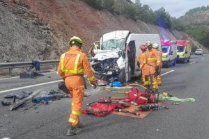 Muere el conductor de una furgoneta en un accidente en la A-7 a la altura de Rotglà i Corberà