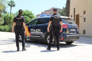 La Policía Nacional detiene a dos mujeres por robar en una vivienda habitada y agredir a su morador en Valencia