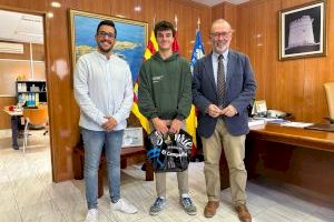 El campellero Joan García Valero alcanza la élite de los surfistas