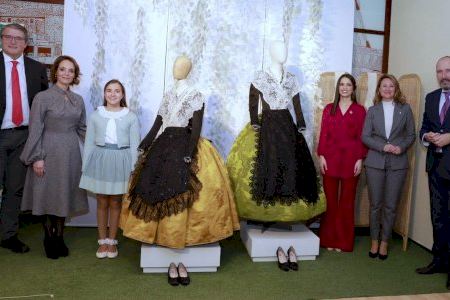 Las reinas de las fiestas Lourdes Climent y Vega Torrejón reciben sus trajes para las galanías por cortesía de El Corte Inglés