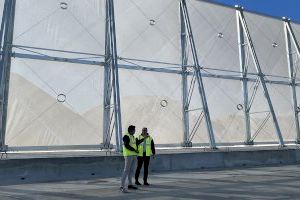 El puerto de Castellón construye 'pantallas atrapapolvo' para evitar que nubes de polvo en la zona