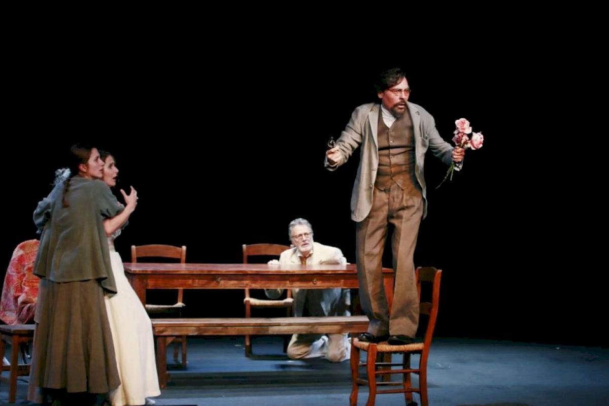 El Teatre Arniches de Alicante presenta la versión de la compañía Guindalera de la obra ‘Tío Vania’ de Chéjov