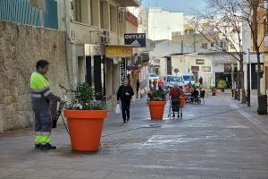 El Ayuntamiento de Calp invierte 150.000 euros en instalación y renovación de mobiliario urbano