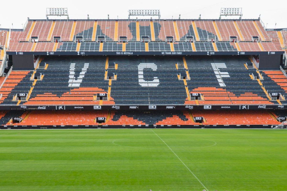 El Valencia CF pide el aplazamiento del partido contra el Granada CF por la catástrofe de Campanar
