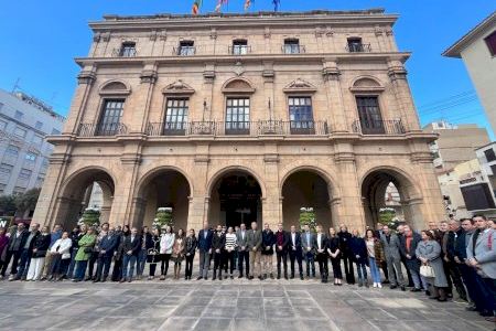 Castellón de la Plana se suman al minuto de silencio por las víctimas del trágico incendio de Valencia