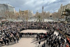 Luto en Valencia: el devastador incendio une a toda la sociedad en recuerdo por las víctimas