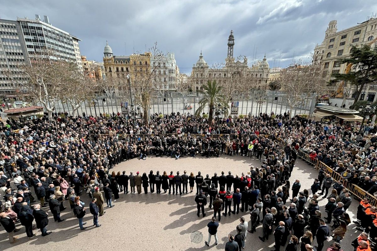 Luto en Valencia: el devastador incendio une a toda la sociedad en recuerdo por las víctimas