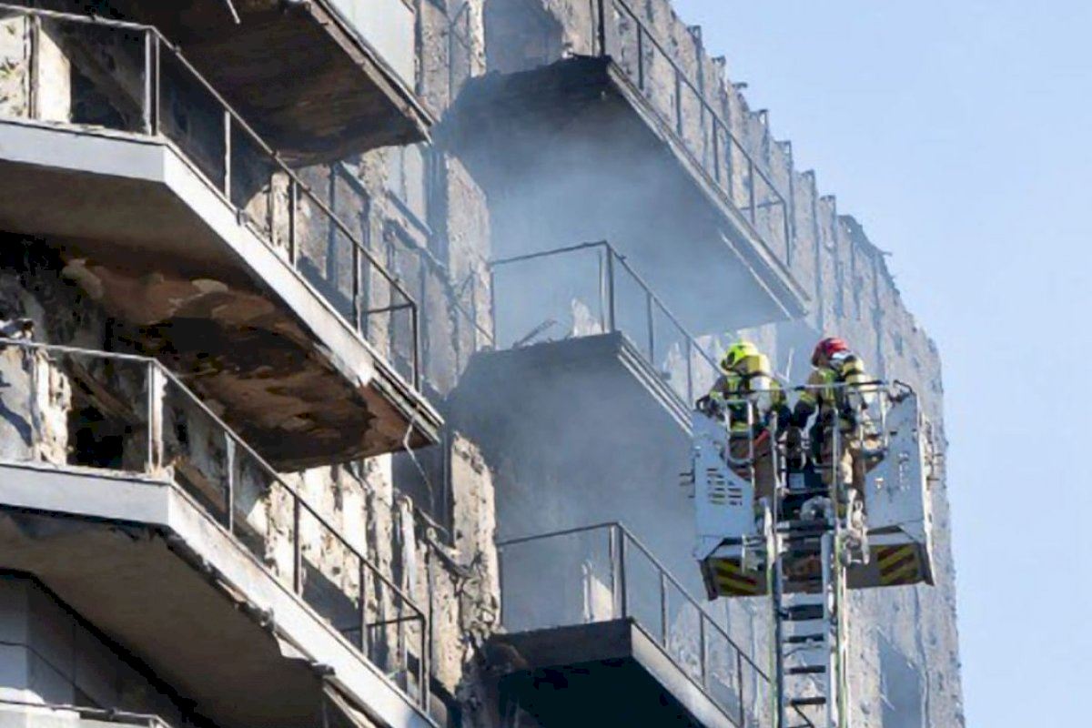 A la espera de los resultados de ADN y análisis antropológicos para identificar a las víctimas del incendio en Valencia
