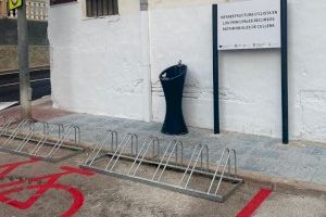 Cullera instala aparcabicicletas en los alrededores de atractivos patrimoniales