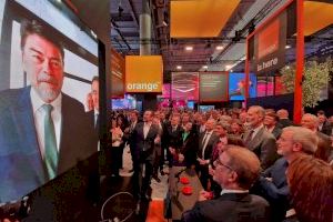 Barcala saluda al Rey en el marco de una experiencia de realidad virtual entre Alicante y el Mobile World Congress