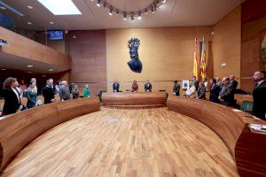 El Pleno de Valencia acuerda reconocer el trabajo de los Bomberos y el resto de servicios de emergencia en el incendio de Campanar