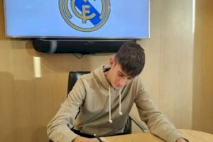 Un jove futbolista de la Vall d'Uixó fitxa pel Reial Madrid