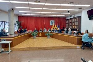 El director general de Puertos se reúne con la alcaldesa y las tabarqueras para dar solución a las obras de la estación náutica
