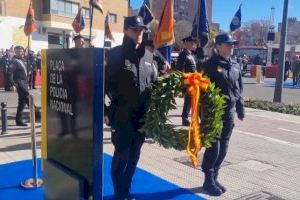 VIDEO | Valencia homenajea a la Policía Nacional con la inauguración de una plaza: "Lo hacemos con el corazón roto"