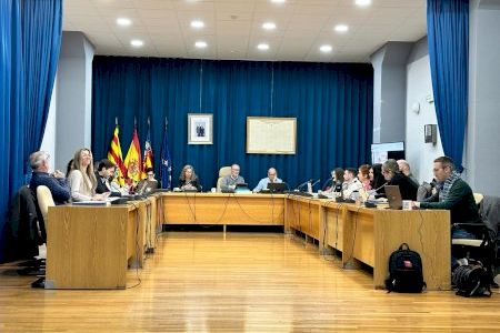 Los partidos políticos de El Campello, excepto VOX, aprueban una declaración institucional en apoyo a las mujeres