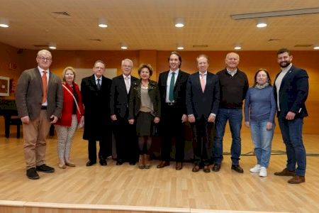 La Real Academia de Cultura Valenciana congrega a 200 vecinos de Burriana en su primera conferencia