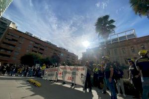 Los Bomberos Forestales valencianos dejan claro su malestar con la administración y denuncian que su situación está "al límite del colapso"