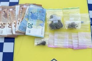 Con viagra, marihuana, anfetaminas, éxtasis, cocaína y 700 euros en billetes: así se dirigía un hombre a una fiesta en Elche