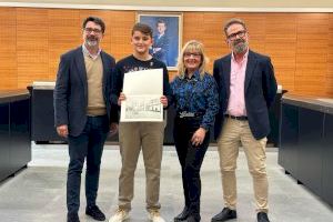 El Ayuntamiento formaliza el nombramiento de Hugo Climent como nuevo niño Sant Vicent en las fiestas patronales de 2024
