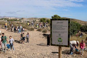 Medio Ambiente reúne a más de 2.000 voluntarios para reforestar Monte Orgegia con ‘Alicante Renace’