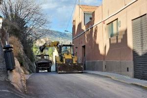 El Ayuntamiento renueva las canalizaciones subterráneas  en tres calles del municipio