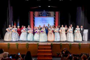 La Casa de Cultura del’Alfàs acogió la gala de imposición de bandas a las reinas y damas de 2024