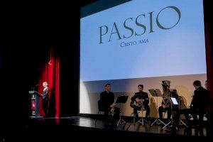 El Teatro Serrano acoge este viernes la presentación de ela Revista Passio y del cartel anunciador de la Semana Santa de Gandia