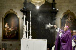 El Arzobispo, en la misa funeral por las víctimas de Campanar: “No estáis solos”