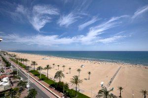 Esta platja és la primera de la Comunitat Valenciana a inaugurar la temporada turística