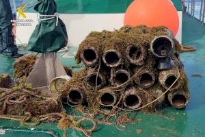 La Guardia Civil retira artes de pesca ilegales utilizadas para capturar pulpos en Santa Pola