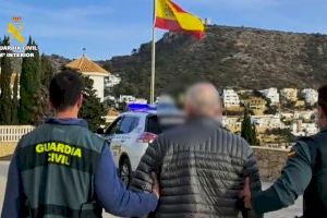 El anciano más buscado de Europa se esconde en un pueblo de Alicante: habría estafado más de 9 millones de euros
