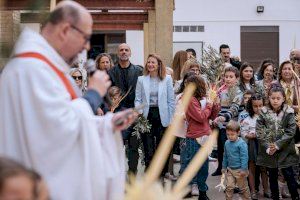 L'alcaldessa de Castelló assisteix a la celebració per la festivitat del Diumenge de Rams