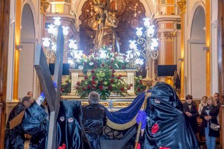Devoción y tradición en la procesión del Jesús Nazareno de Benidorm