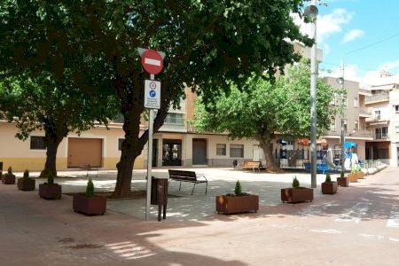 L’Ajuntament d'Algemesí millora l’entorn de la plaça de les Tres Moreres