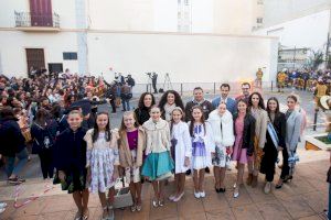 Cristina Cutanda arropa a las 87 candidatas a Bellea del Foc Infantil en las Convivencias de Torrevieja