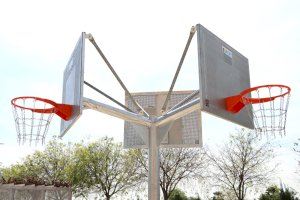 Alaquàs instal·la noves cistelles per a la pràctica del bàsquet al parc del Rollet i a l’Albereda Sud