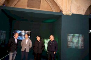 València acull la mostra ‘La vida secreta de les micro-algues’ amb el primer bioreactor virtual del món