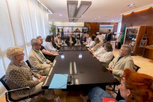 Recepción en el Ayuntamiento de Benidorm a los participantes en el Festival Internacional de Poesía