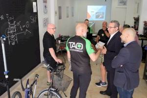 Estudiantes europeos completan en Benidorm su formación en mecánica de bicicletas