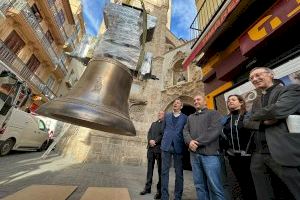 Vicente Barrera assistix a la recepció de les campanes de la torre de Santa Caterina que permetran la recuperació del toc manual tradicional