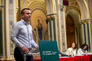 La Diputació de València reúne a un centenar de ayuntamientos para facilitar la tramitación de ayudas sociales