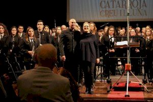 La Unió i l’Artesana enregistren l’himne fester “Catarroja, creu i lluna”