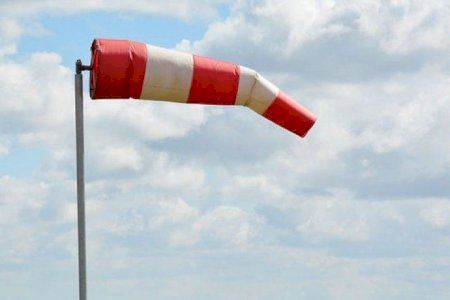 Alerta por viento durante 32 horas: el interior de Castellón superará los 80 km/h
