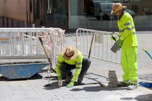 Torrent inicia la reparación de adoquines en la calle Baviera, junto a la Torre