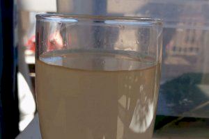 Prohibixen beure aigua de l'aixeta en una urbanització de Borriol