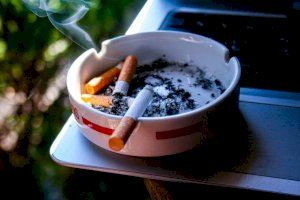 El Govern vol una generació lliure de tabac: no descarta prohibir la seua venda als nascuts després de 2009