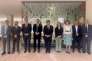 El ministro para la Transformación Digital y la Función Pública, José Luis Escrivá, visita el Instituto de Neurociencias UMH-CSIC