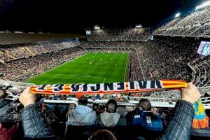 El Valencia CF colaborará con un servicio de bus para que sus aficionados puedan asistir al partido ante el FC Barcelona